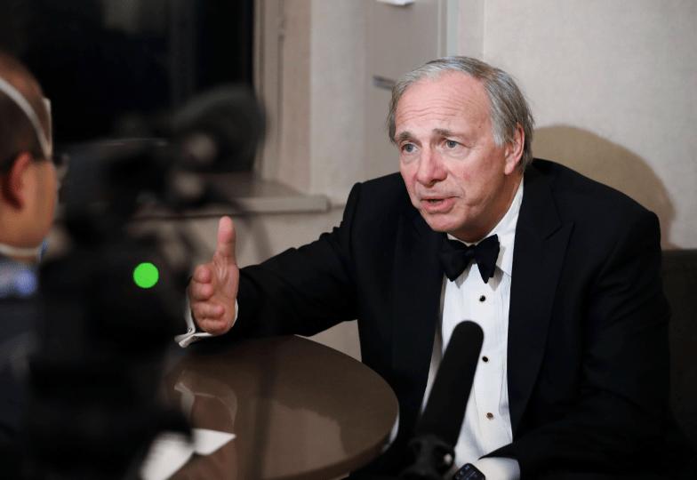  霍尔木兹海峡冲突升级，达利欧警示控制权决定全球秩序命运 新闻