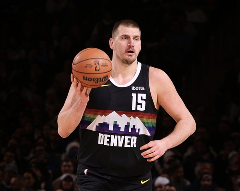  技术深度复盘：约基奇零失误40+三双背后的竞技维度 体育新闻