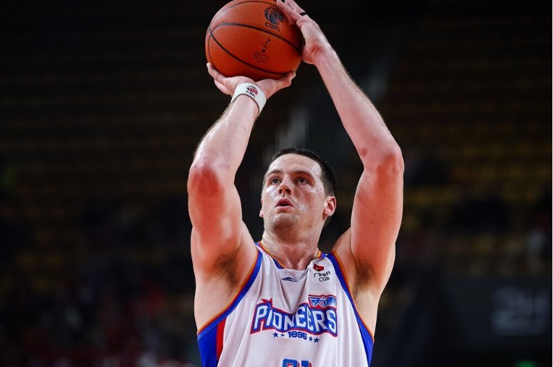  技术视角拆解CBA最差纪录：四川42连败背后的攻防体系崩塌全记录 体育新闻