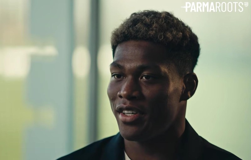  【深度解析】铃木彩艳的技术进化论：从五岁戴手套到挑战世界最佳的门将之路 体育新闻