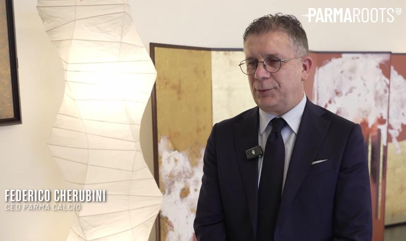  【深度解析】铃木彩艳的技术进化论：从五岁戴手套到挑战世界最佳的门将之路 体育新闻