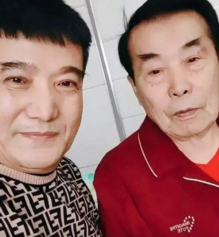 从《卖拐》到直播带货:何庆魁的创作哲学与现实困境深度解析 娱乐新闻