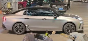 【深度解析】领克03大尾翼16度姿态:空气动力学数据与碳纤维工艺的技术真相 汽车科技